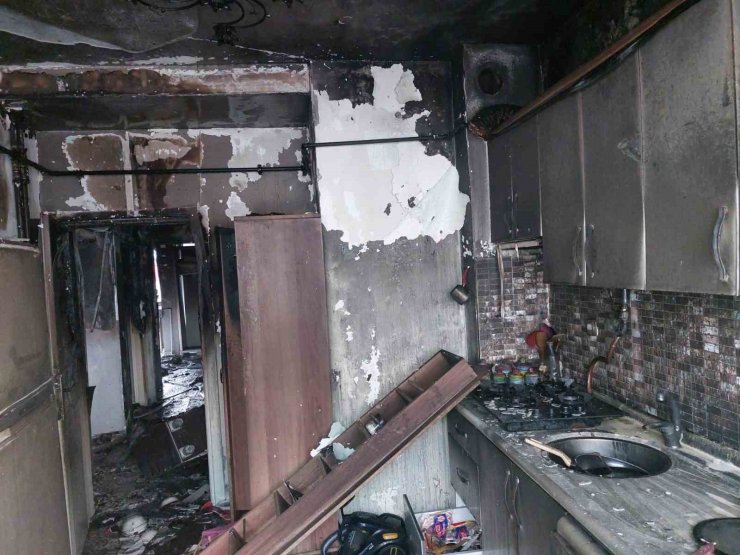 Samsun’da apartman dairesi küle döndü