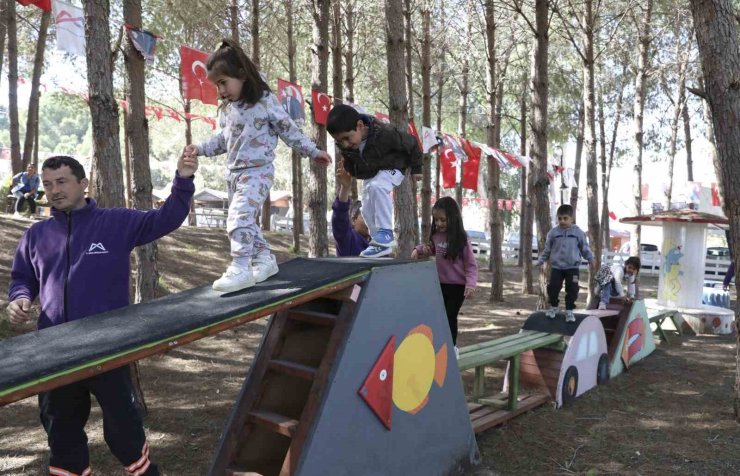 Tarsus Gençlik Kampında üç kuşak bir araya geldi