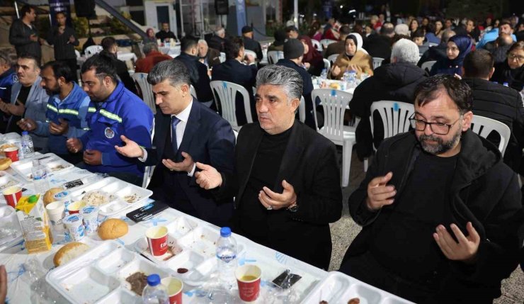 Akdeniz’de birlik sofrası: Kaymakam Şener personelle iftar yaptı