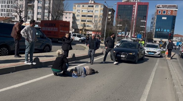 Tekirdağ’da korkutan kaza: Arabanın çarptığı yaya yere yığıldı
