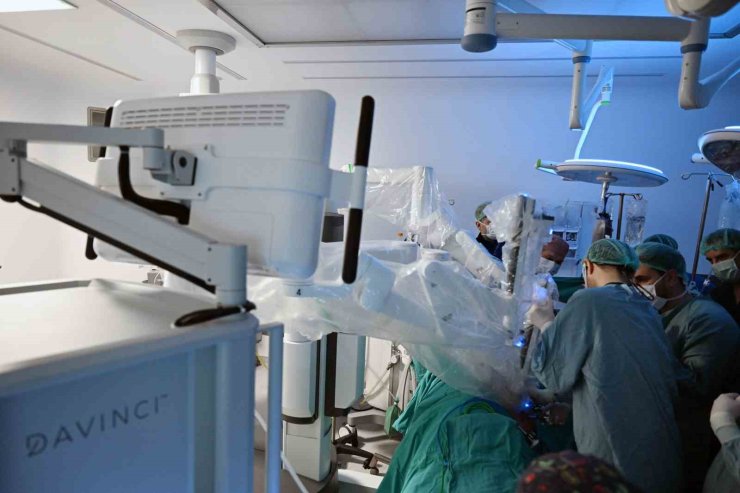 MCBÜ Hafsa Sultan Hastanesi’nde Robotik Cerrahi dönemi başladı