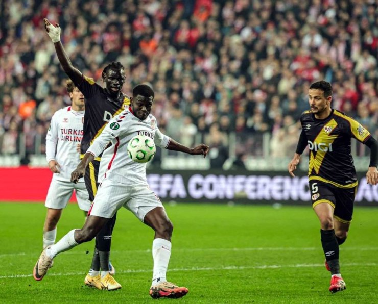 Mouandilmadji, Avrupa’da gol krallığına koşuyor