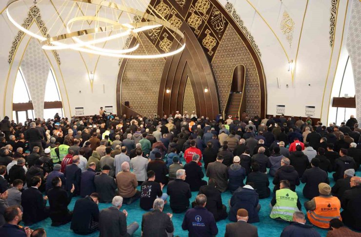 Şehitler ve vakıf bağışçıları için mevlid programı düzenlendi