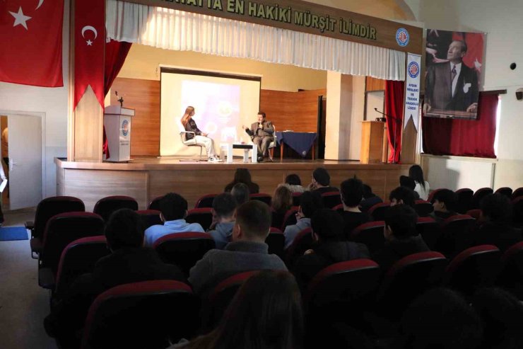 Geleceğin medya çalışanları sektör temsilcileriyle buluştu