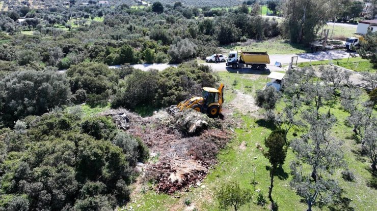 Didim Belediyesi ekiplerinden temizlik çalışması