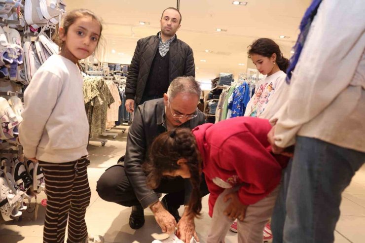 Eyyübiye’de yetim çocuklar bayramlık heyecanı yaşadı