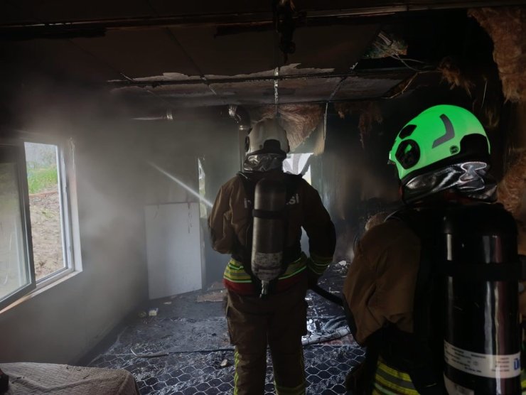 Antakya’da müstakil ev yanarak kullanılmaz hale geldi