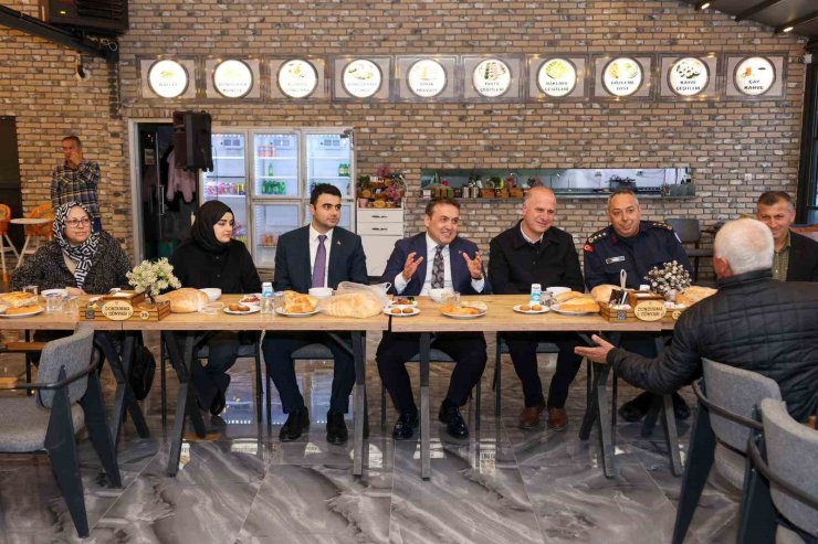 Vali Sözer, köy ve mahalle muhtarlarıyla iftar programında bir araya geldi