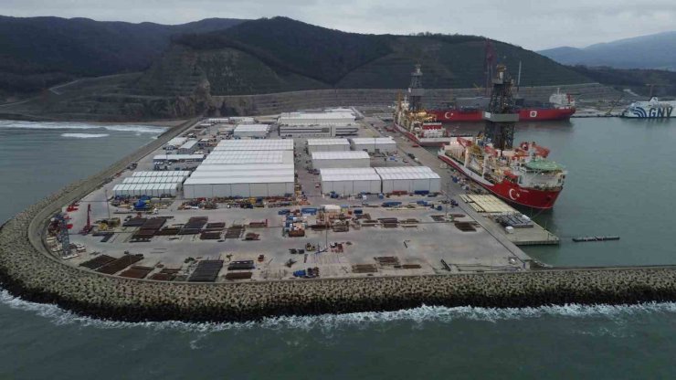 Bakan Bayraktar: "Enerjide Tam Bağımsız Türkiye yolunda her halkayı bir bir tamamlıyoruz"