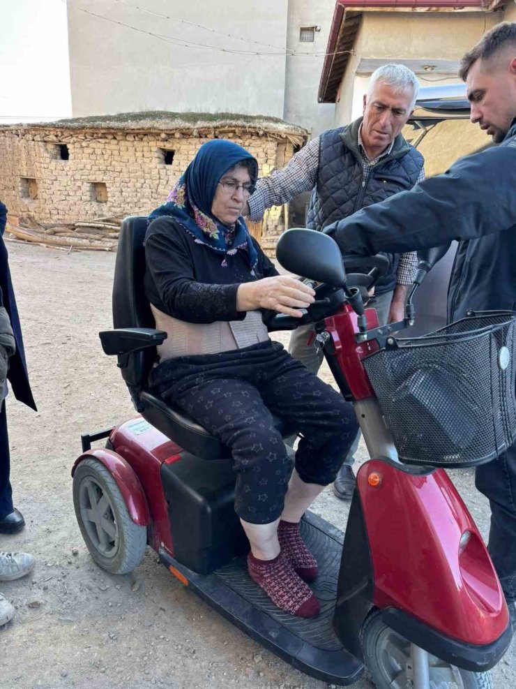 Kadınanalar Kültür Derneği’nden anlamlı hediye