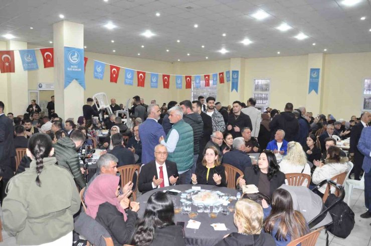 Salihli’de Ülkü Ocakları tarafından Şehitler İçin Vefa Sofrası Kuruldu