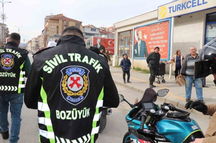 Bozüyük’te sivil trafik ekipleri göreve başladı