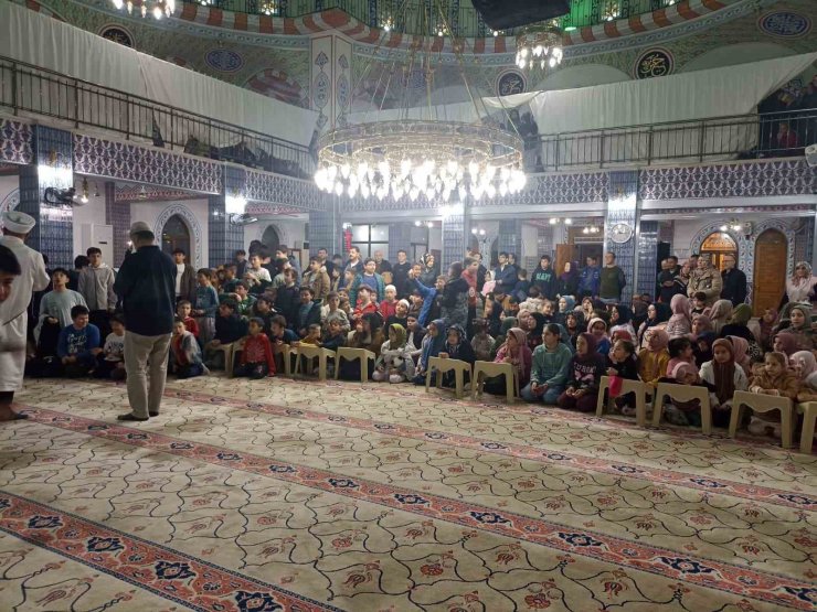 Kadir Gecesinde 271 çocukla anlamlı buluşma