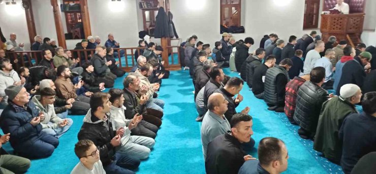 Devrek’te Kadir Gecesi coşkusu