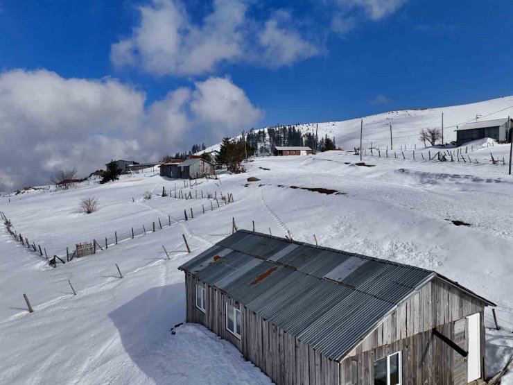 Düzce’nin zirvesi Kardüz’den muhteşem görüntüler
