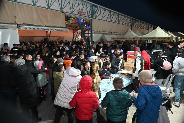 İnönü’de Kadir Gecesi’nde binlerce kişi iftar sofrasında buluştu