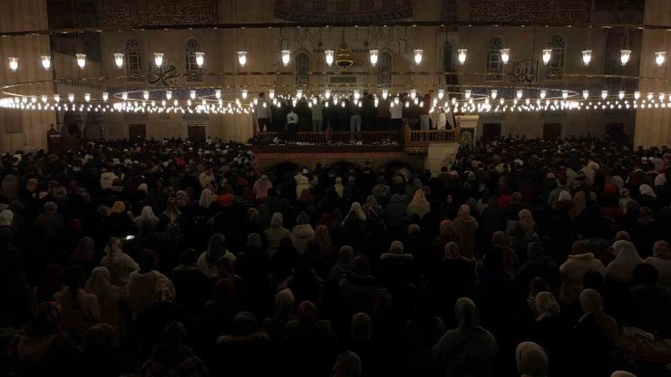 Selimiye Camii Kadir Gecesi’nde doldu taştı