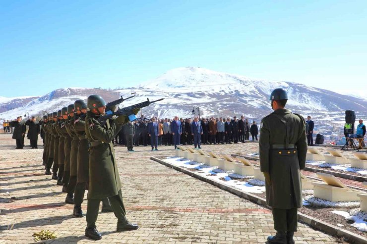 Bayburt’ta Çanakkale Zaferi’nin 111. yılı ve 18 Mart Şehitleri Anma Günü dolayısıyla tören düzenlendi