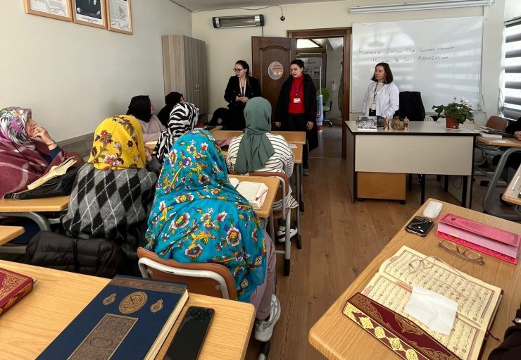 Kursiyerlere sağlık eğitimi verildi