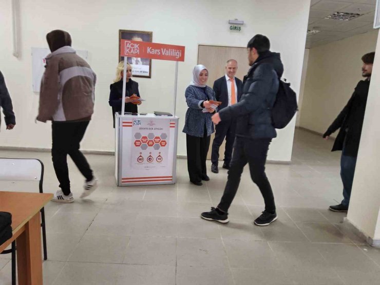 Kars’ta "Açık Kapı"dan üniversite öğrencilerine yakın temas