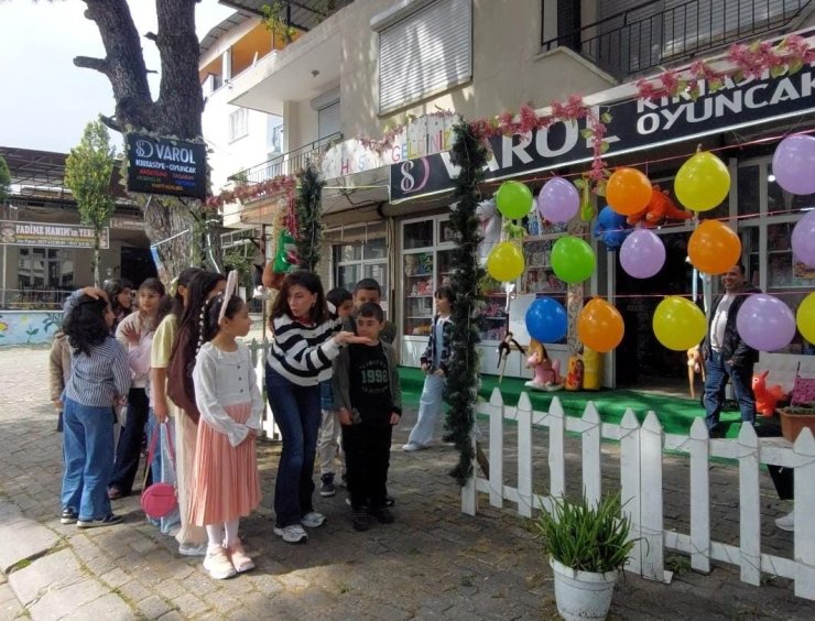 Kardeşköy’de çocuklar çift bayram yaptı