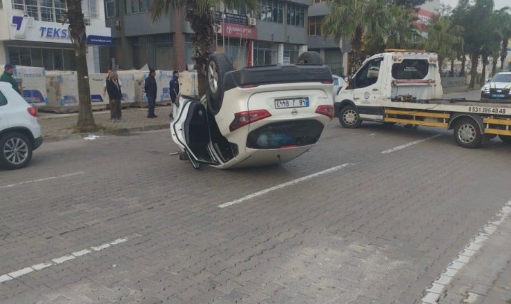 Marmaris’te otomobil takla attı: 2 kişi hafif yaralandı
