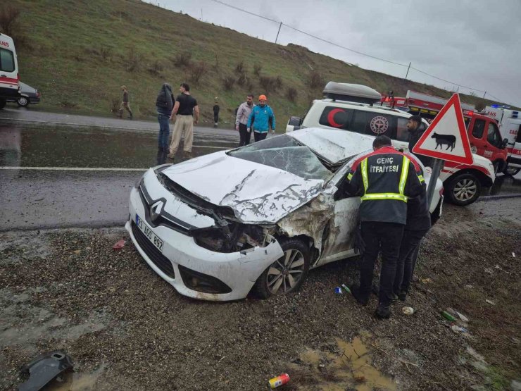 Bingöl’de trafik kazası : 1 ölü 2 yaralı