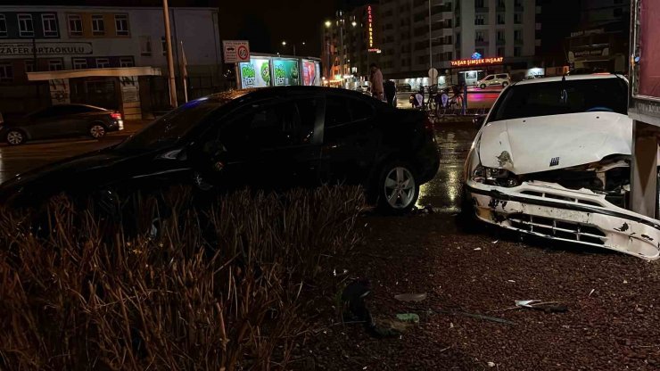 Konya’da otomobiller çarpıştı: 2 yaralı