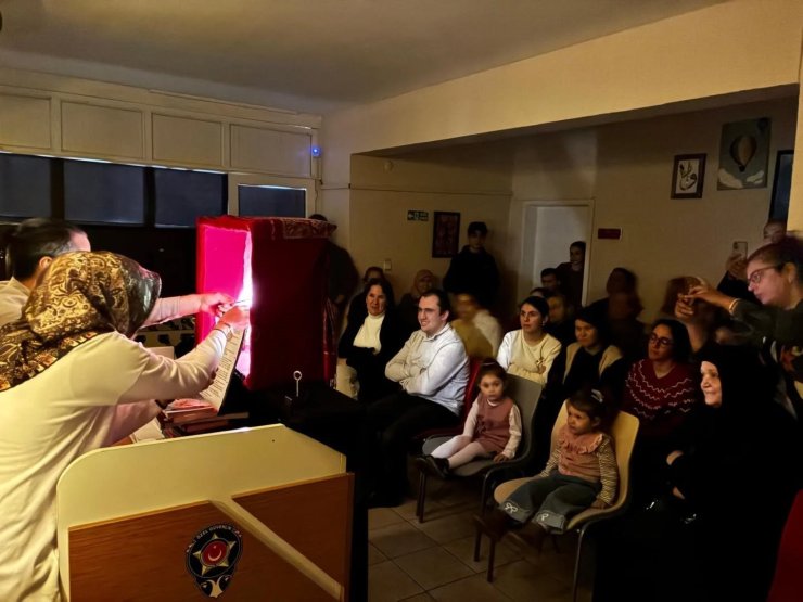 Bilecik’te özel ihtiyaçlı bireyler için Karagöz ve Hacivat gösterisi