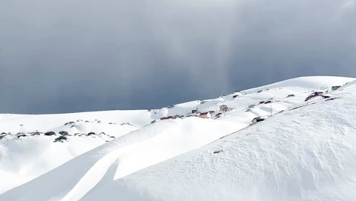 Bu kez çatıdan girdi