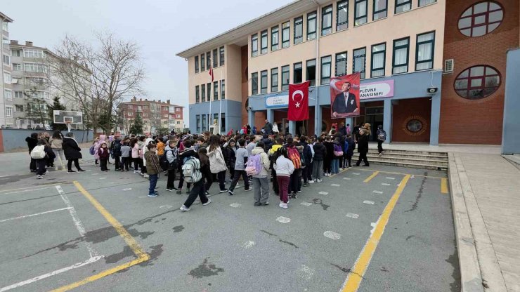 Ara tatil sona erdi, okullarda ders zili yeniden çaldı
