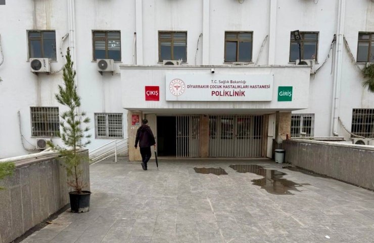 Çocuk Hastalıkları Hastanesinde bayramda örnek uygulama