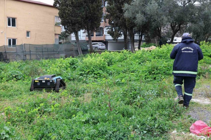 Yeşil alanda uzaktan kumandalı robot dönemi: 6 kişinin işini tek başına yapabiliyor