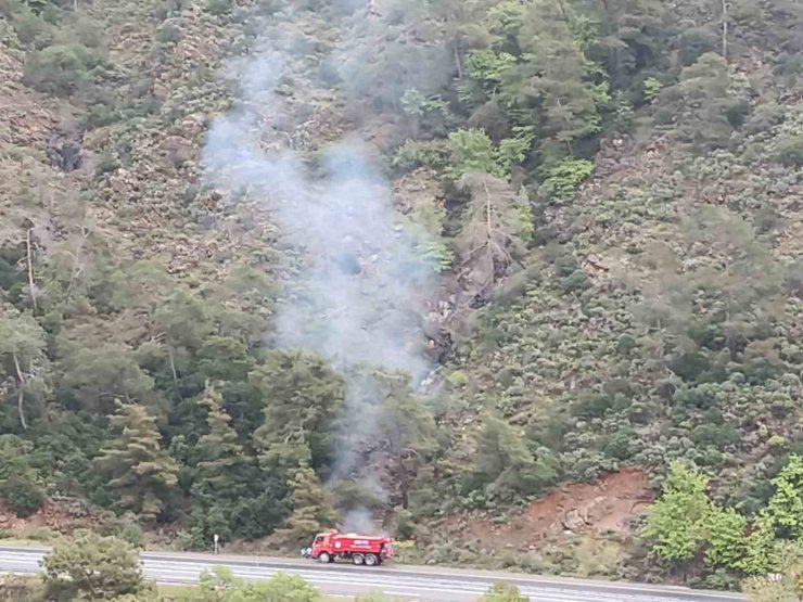 Marmaris’te yangın sezonu öncesi temizlik çalışmaları sürüyor