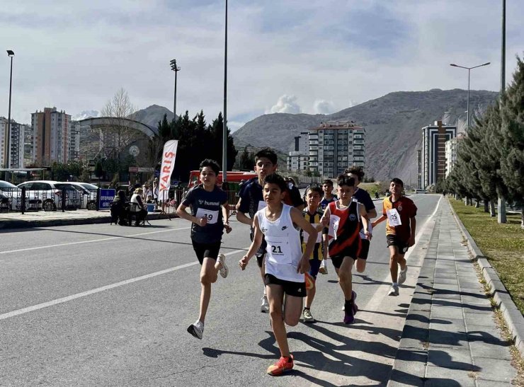 Kros Ligi’nde Spor A.Ş’den önemli dereceler