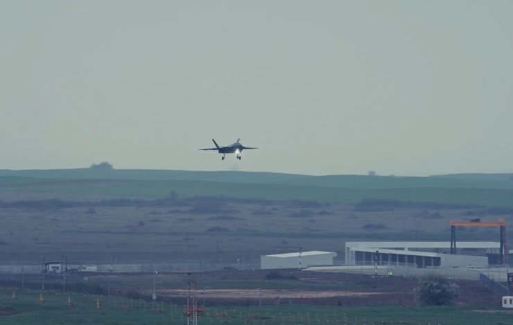 Bayraktar KIZILELMA eğitim uçuşunu başarıyla tamamladı