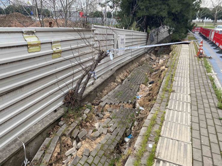 Bursa’da hafriyat çalışmasında yola zarar verdiler