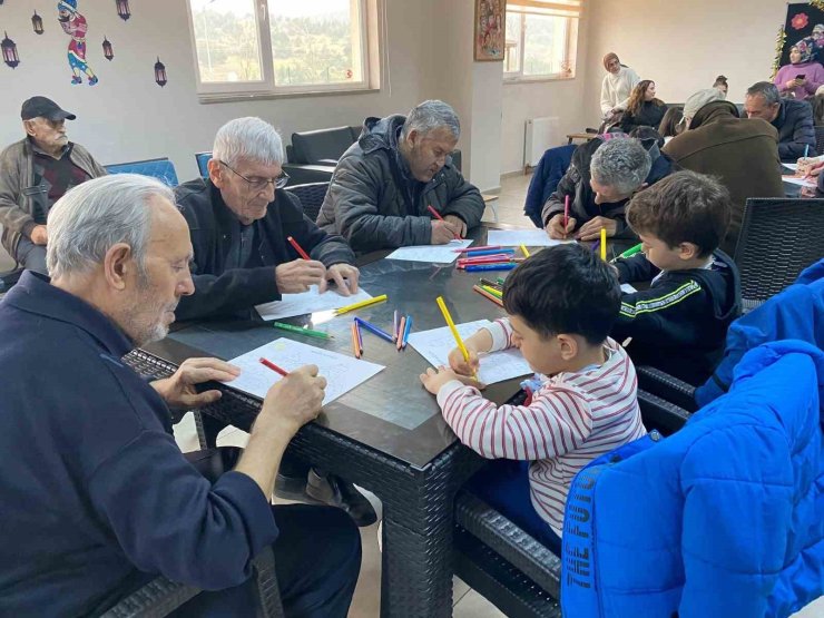 Çocuklardan büyüklerine huzurevinde ziyaret