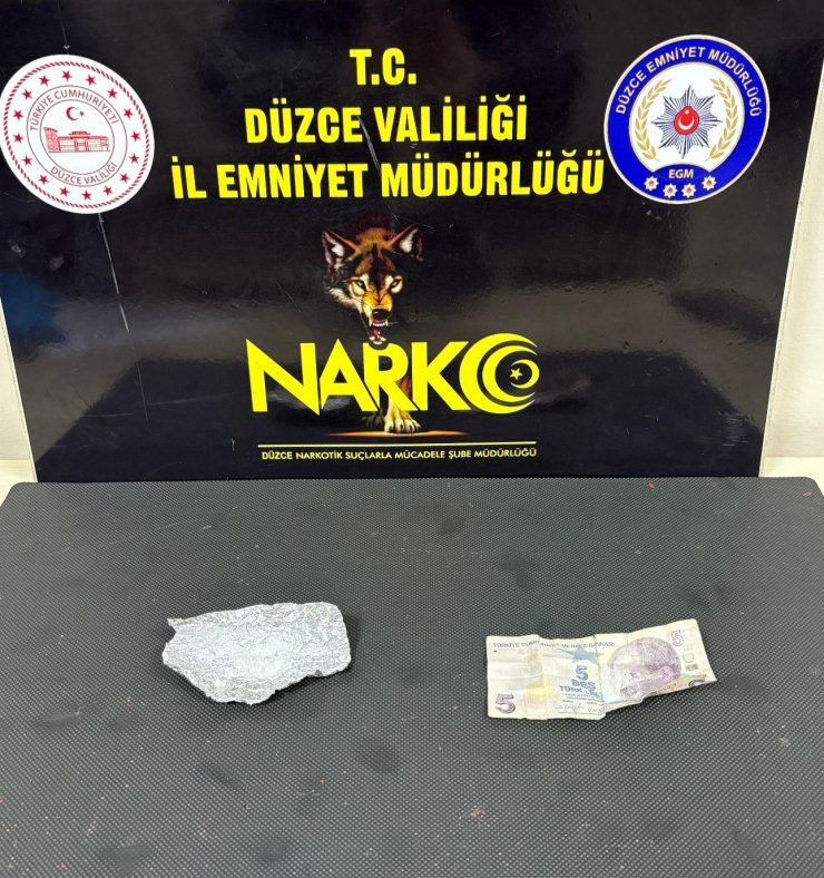 Düzce’de 2 zehir tacirine polis operasyonu