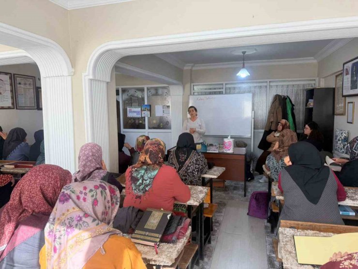 Kur’an kurslarında sağlık bilgilendirmeleri