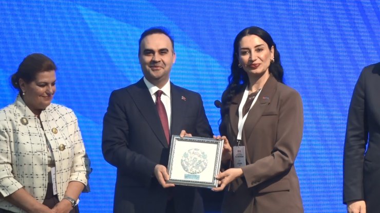 Bakan Kacır: "KOBİ’lerimize ve büyük ölçekli firmalarımıza, 50 milyon liraya kadar finansman sunuyoruz"