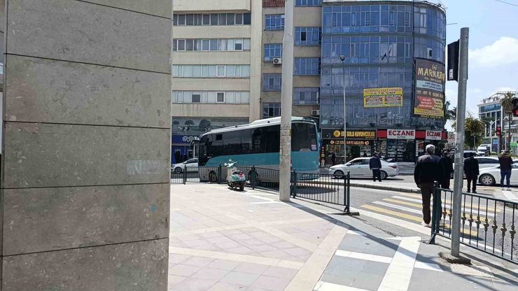 Şanlıurfa’da özel halk otobüsünün çarptığı kişi yaralandı