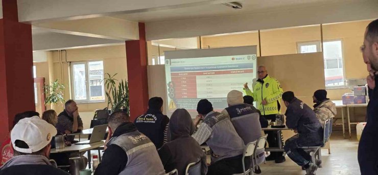 Fabrika çalışanlarına güvenlik trafik eğitimi
