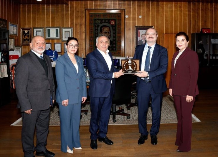 Azerbaycan Tıp Üniversitesi ile akademik iş birliği görüşmesi gerçekleştirildi