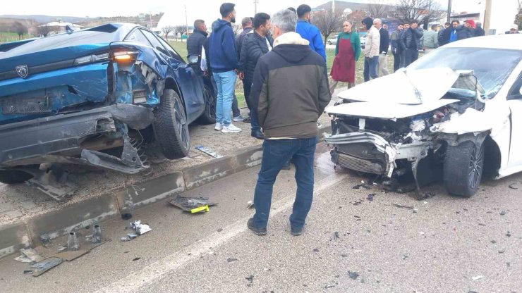 Elazığ’da trafik kazası: 2 yaralı