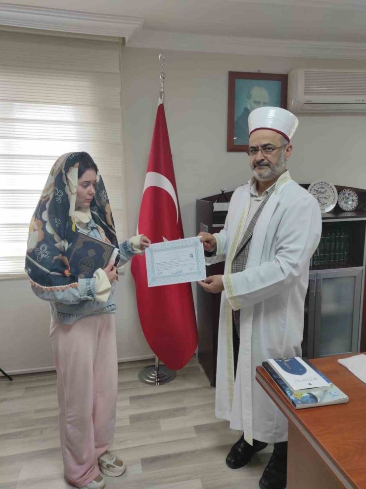 Viktoria müslüman oldu, Amine ismini aldı