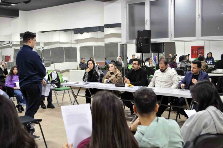 Karadut Tiyatrosu’na yeni yetenekler için son çağrı