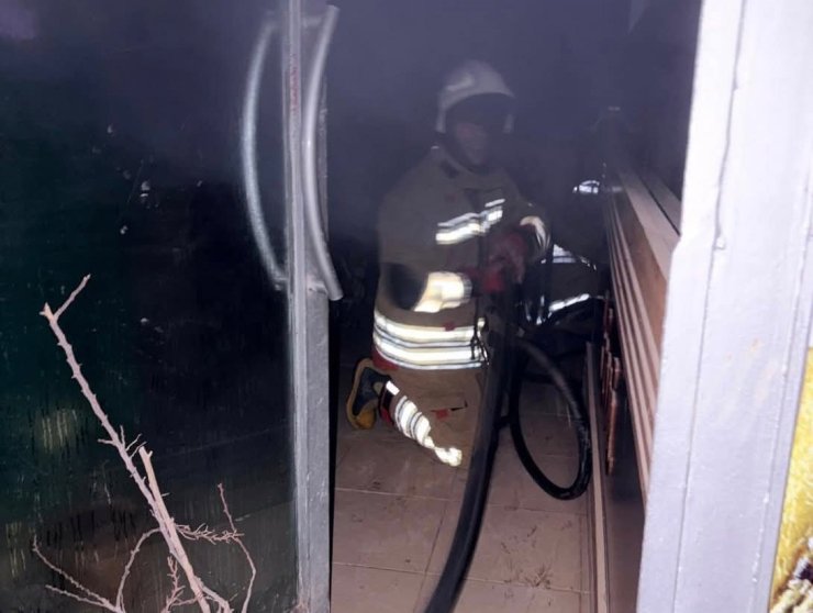 Antakya’da iş yeri alevlere teslim oldu