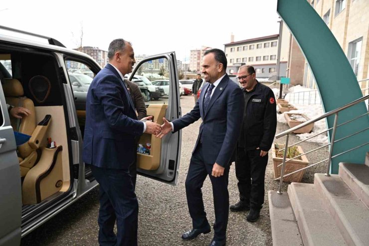 Ağrı Valisi Bozkurt’tan Erzurum’da yoğun temas trafiği