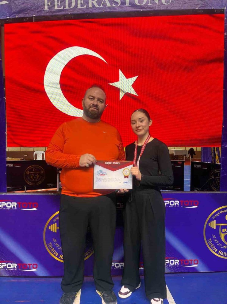 Bilecikli sporcu Türkiye ikincisi oldu